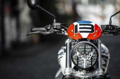 BMW R Nine T Scrambler Vaillante | les photos officielles de la moto hommage à Michel Vaillant